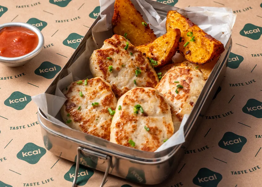Chicken Nuggets with Potato Wedges